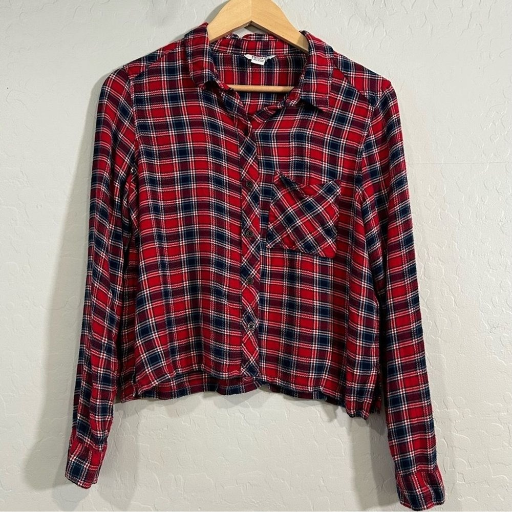 Forever 21 Red Navy Plaid Crop Button Up Shirt Large Rayon 90s Grunge Shacket